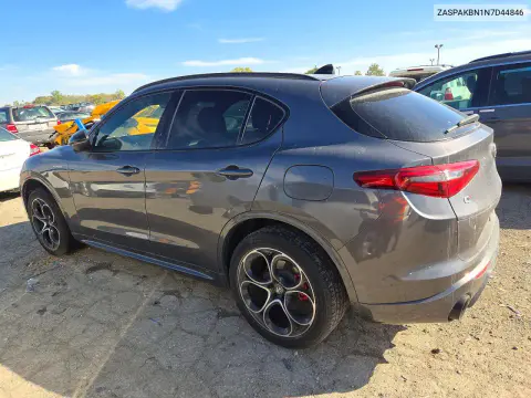 2022 Alfa Romeo Stelvio Ti VIN ZASPAKBN1N7D44846 фото 2