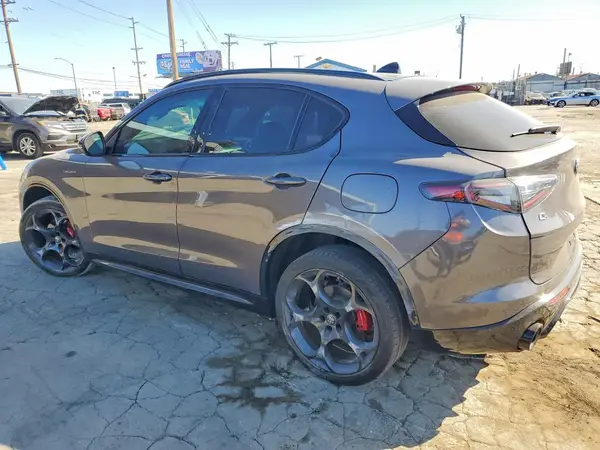 ZASPAKBN2R7D83449 — 2024 Alfa Romeo Stelvio, фото 2 с аукциона Copart, Задняя часть