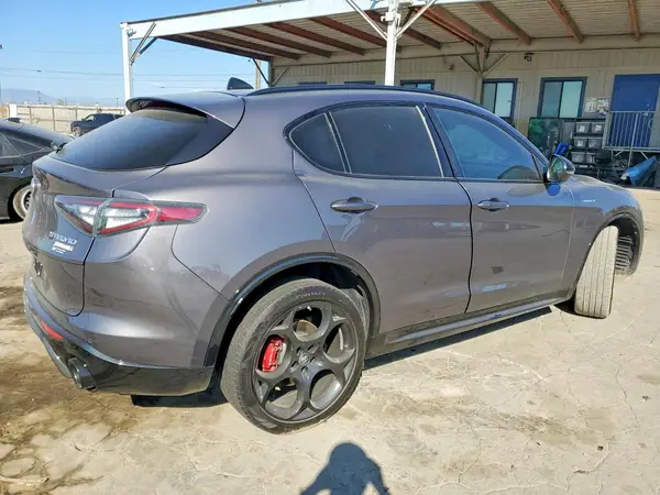 ZASPAKBN2R7D83449 — 2024 Alfa Romeo Stelvio, фото 3 с аукциона Copart, Задняя часть