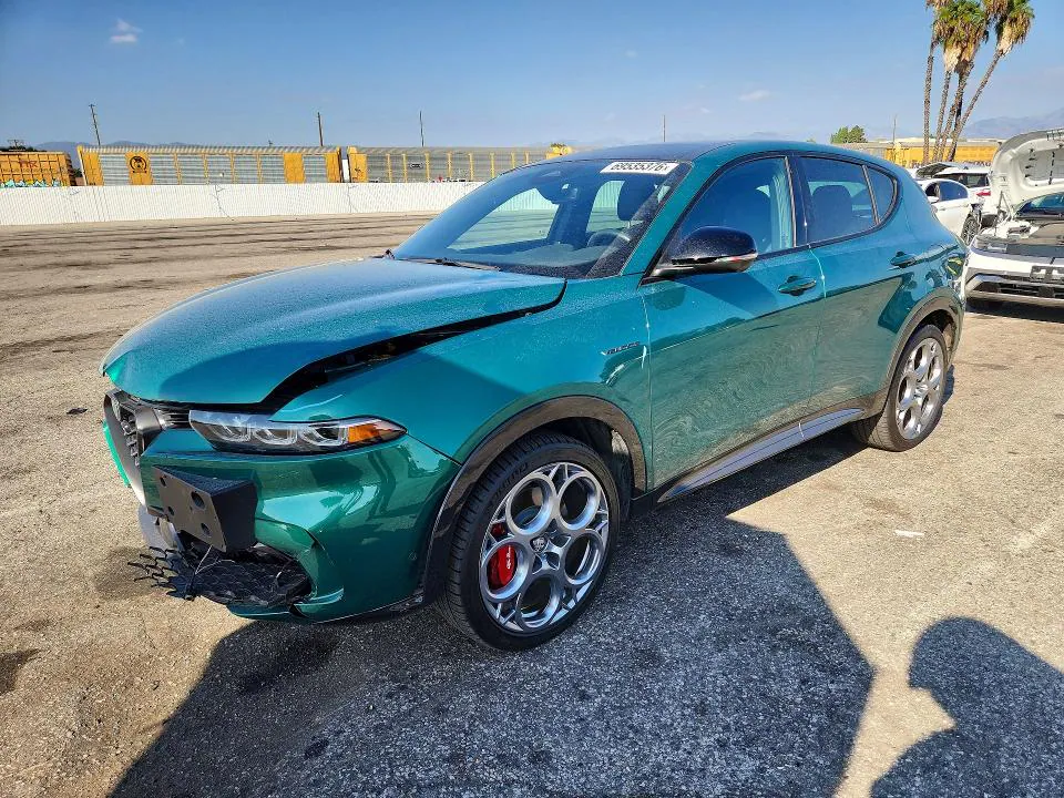 2024 Alfa Romeo Tonale VIN ZASPATDW0R3060288 фото 1