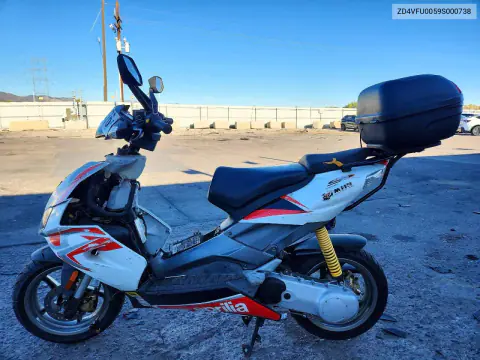 2009 Aprilia Sr50 R-Factory VIN ZD4VFU0059S000738 фото 3