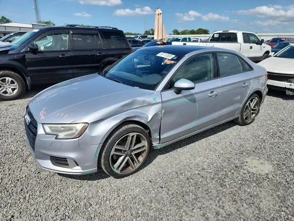 WAUAUGFF1H1067447 — 2017 Audi A3, Передняя часть (Front End), фото до ремонта