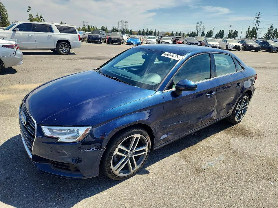 2018 Audi A3 VIN WAUAUGFF6J1010263 фото 1