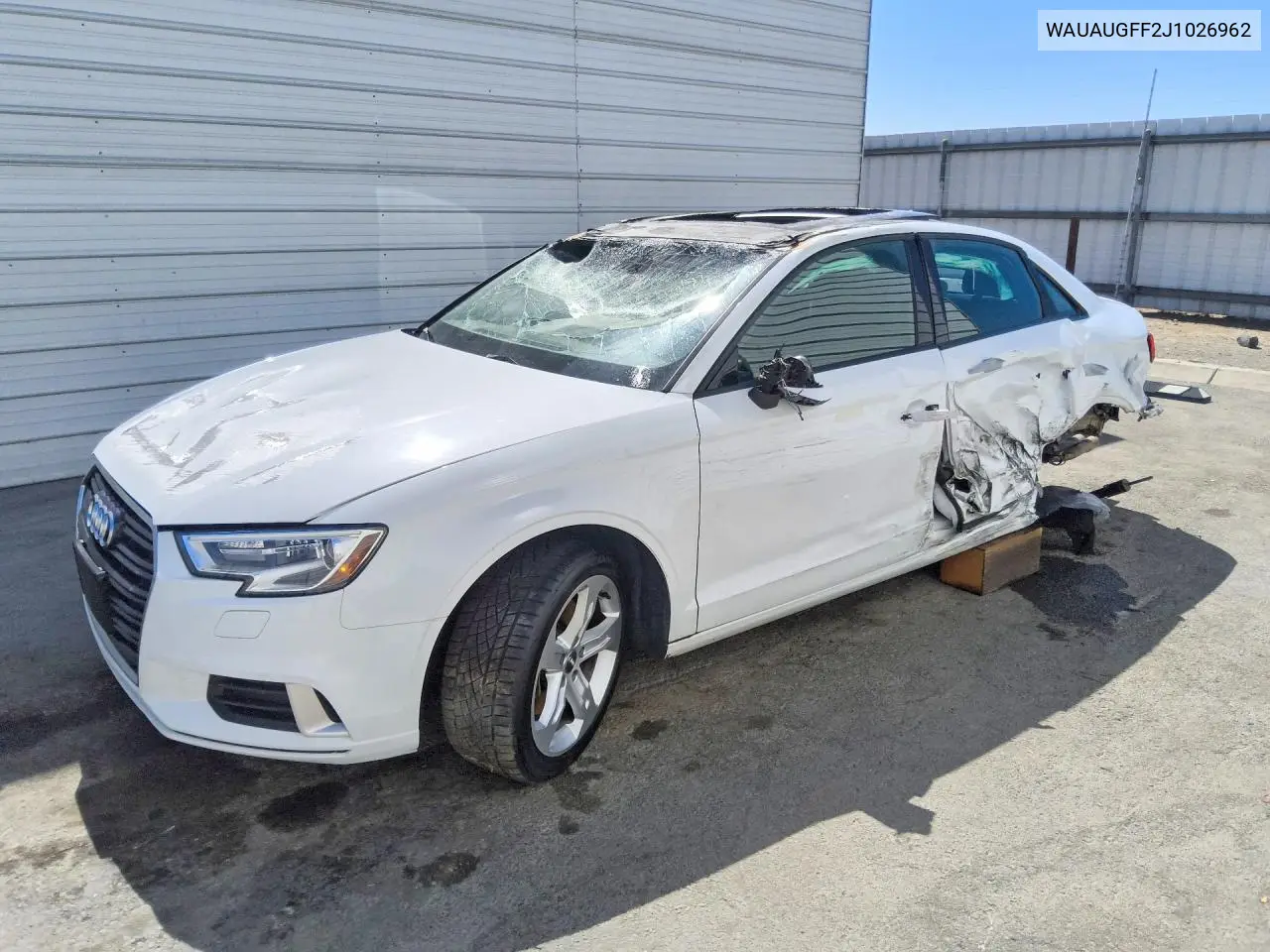 2018 Audi A3 Premium VIN WAUAUGFF2J1026962 фото 1