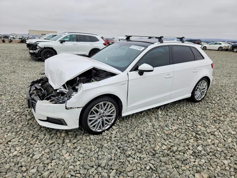 2018 Audi A3 VIN WAUTPBFF2JA068020 фото 1