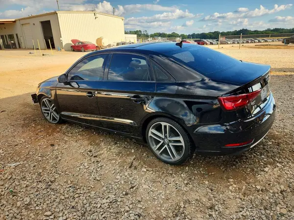 WAUAUGFF8J1071128 — 2018 Audi A3, фото 2 с аукциона Copart, Боковая часть