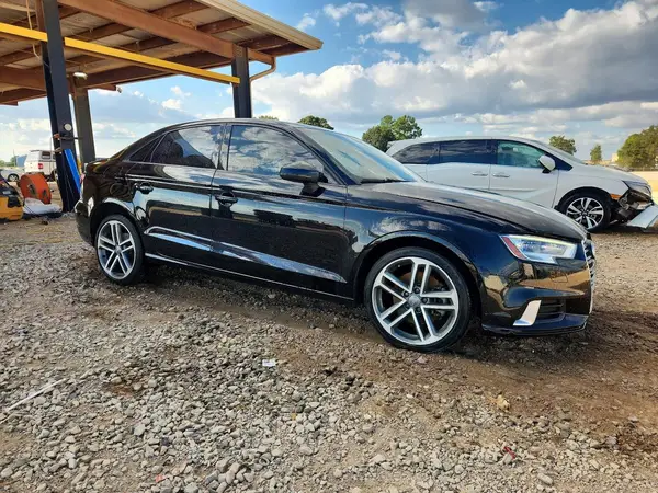 WAUAUGFF8J1071128 — 2018 Audi A3, фото 4 с аукциона Copart, Боковая часть