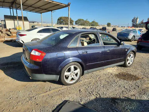 2002 AUDI A4 VIN WAULC68E52A163275 фото 3