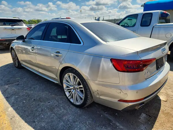 WAUFNAF4XHN046443 — 2017 Audi A4, фото 2 с аукциона Copart, Мелкие вмятины и царапины