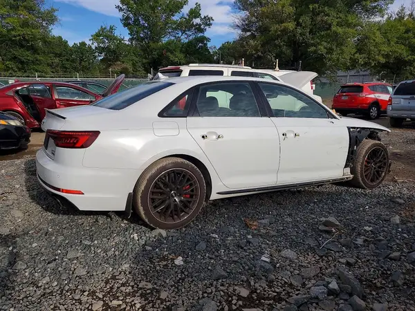 WAUENAF49JA226621 — 2018 Audi A4, фото 3 с аукциона Copart 06.10.2026, Передняя часть