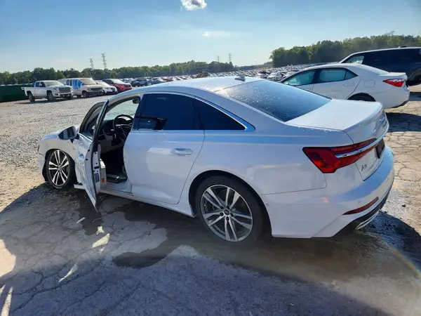 WAUL2BF29NN061611 — 2022 Audi A6, фото 2 с аукциона Copart, Боковая часть