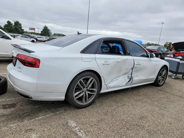 WAU44AFD2HN018114 — 2017 Audi A8, фото 3 с аукциона Copart, Боковая часть