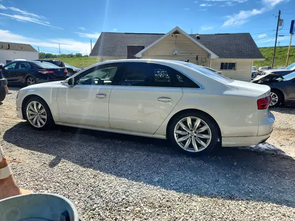 2017 AUDI A8 VIN WAU43AFD1HN018284 фото 2