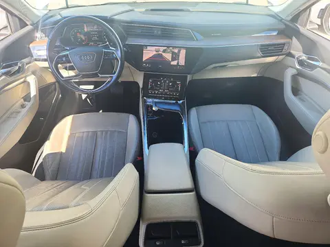 2019 Audi E-Tron Premium Plus VIN WA1LAAGEXKB022879 фото 8