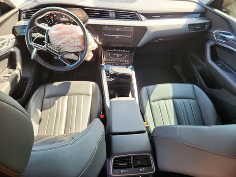 2021 Audi E-Tron Premium Plus VIN WA1LAAGE6MB028990 фото 8