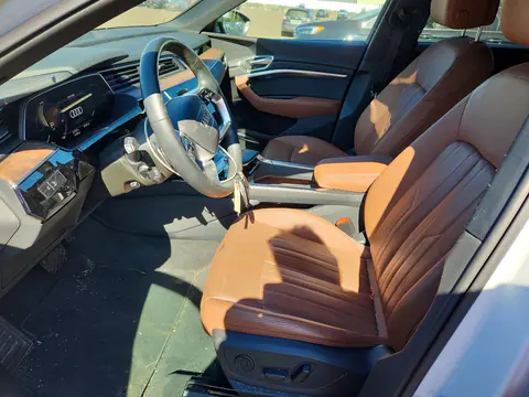 2022 Audi E-Tron Premium Plus VIN WA1LAAGEXNB012826 фото 7