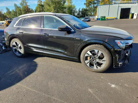 2023 Audi E-Tron Premium Plus VIN WA1LAAGE9PB008429 фото 4