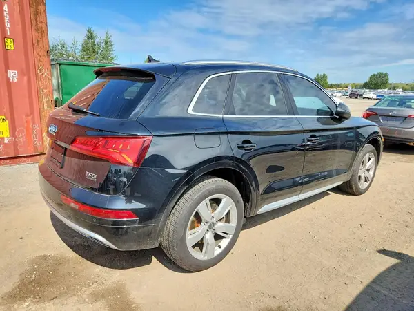 WA1CNAFY3J2214322 — 2018 Audi Q5, фото 3 с аукциона Copart 01.10.2026, Подтопление