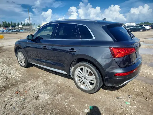 WA1BNAFY7J2195057 — 2018 Audi Q5, фото 2 с аукциона Copart, Мелкие вмятины и царапины