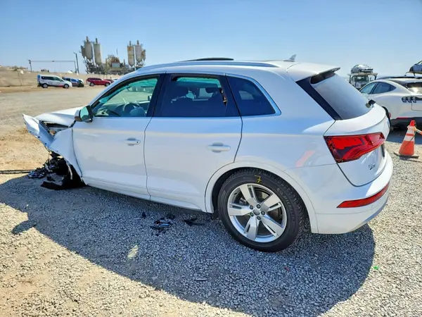 WA1BNAFY7J2229093 — 2018 Audi Q5, фото 2 с аукциона Copart, Передняя часть