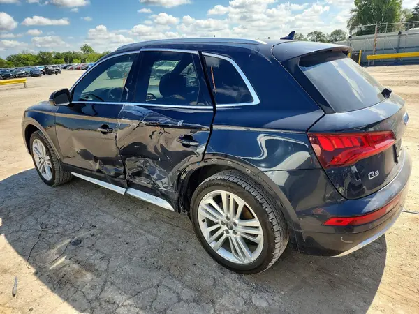 WA1BNAFY6J2075573 — 2018 Audi Q5, фото 2 с аукциона Copart, Боковая часть