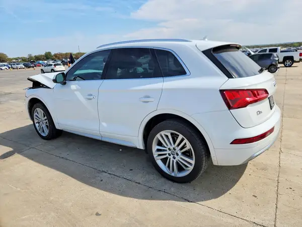 WA1BNAFY3J2011572 — 2018 Audi Q5, фото 2 с аукциона Copart, Передняя часть