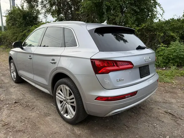 WA1CNBFY5J2188408 — 2018 Audi Q5, фото 3 с аукциона Copart 14.10.2026, Естественный износ