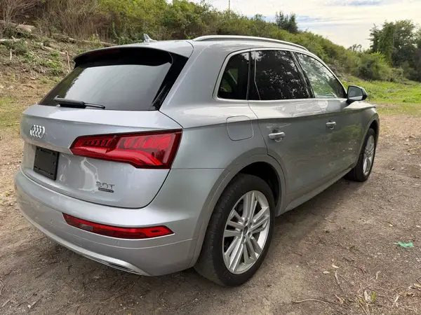 WA1CNBFY5J2188408 — 2018 Audi Q5, фото 4 с аукциона Copart 14.10.2026, Естественный износ