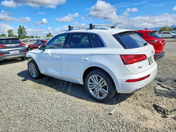 WA1BNAFY4K2032139 — 2019 Audi Q5, фото 2 с аукциона Copart, Передняя часть