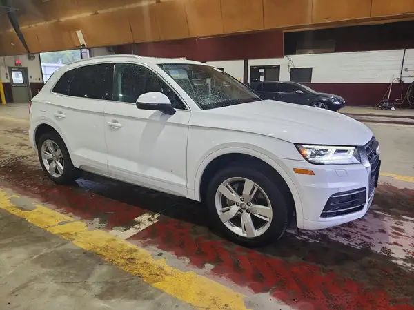 WA1BNAFY4K2104974 — 2019 Audi Q5, фото 4 с аукциона Copart 08.10.2026, Подтопление
