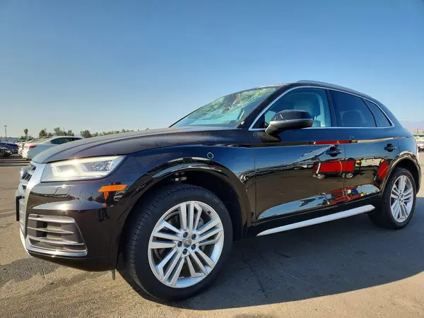 WA1BNAFY7K2018087 — 2019 Audi Q5, Мелкие вмятины и царапины (Minor Dent/Scratches), фото до ремонта