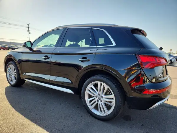 WA1BNAFY7K2018087 — 2019 Audi Q5, фото 2 с аукциона Copart, Мелкие вмятины и царапины