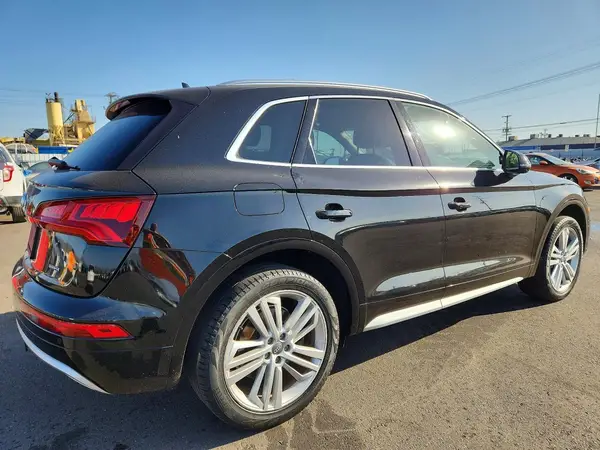 WA1BNAFY7K2018087 — 2019 Audi Q5, фото 3 с аукциона Copart, Мелкие вмятины и царапины