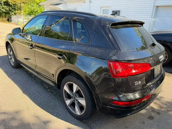 WA1ANAFY5L2091679 — 2020 Audi Q5, фото 2 с аукциона Copart 13.10.2026, Мелкие вмятины и царапины
