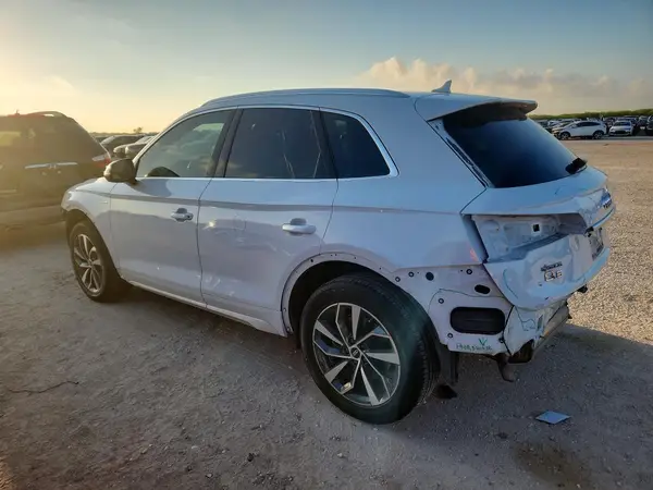 WA1EAAFY7N2133074 — 2022 Audi Q5, фото 2 с аукциона Copart, Передняя часть