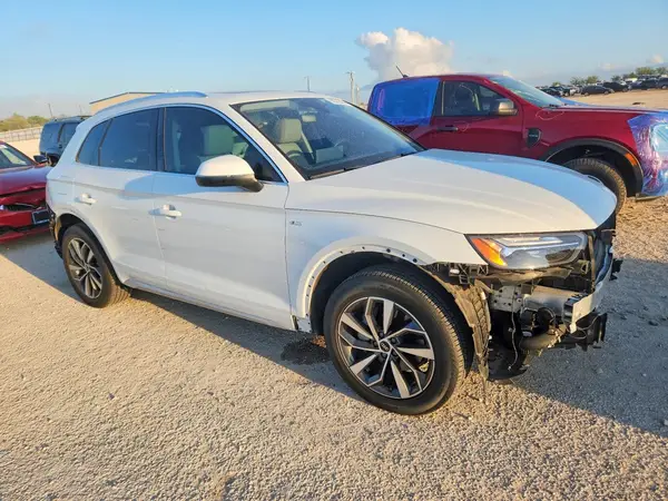 WA1EAAFY7N2133074 — 2022 Audi Q5, фото 4 с аукциона Copart, Передняя часть