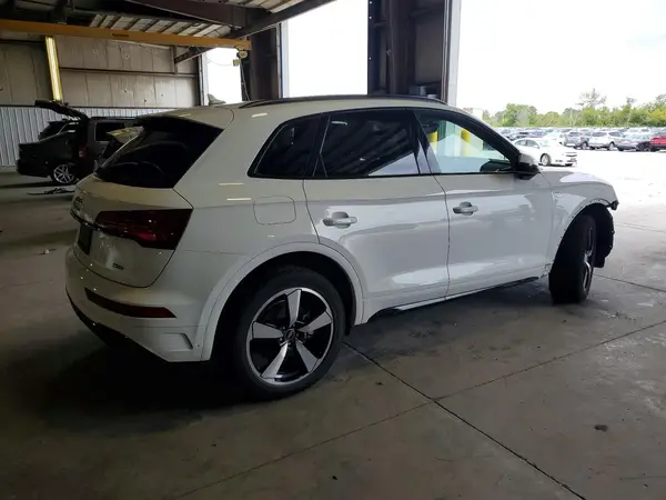 WA1EAAFY0N2054703 — 2022 Audi Q5, фото 3 с аукциона Copart, Передняя часть