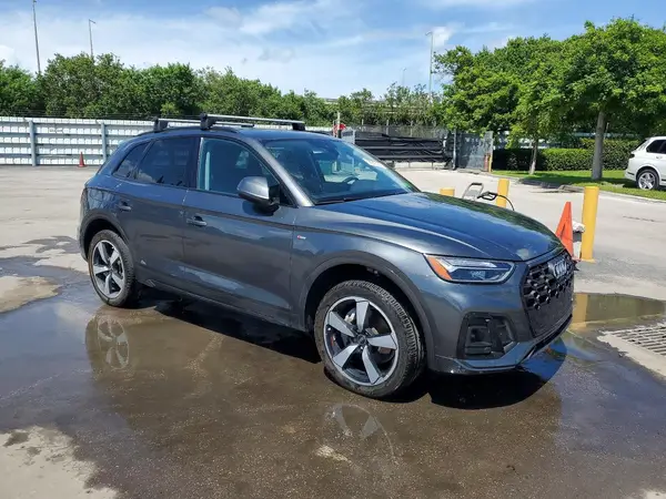 WA1EAAFYXP2053433 — 2023 Audi Q5, фото 4 с аукциона Copart, Вандализм