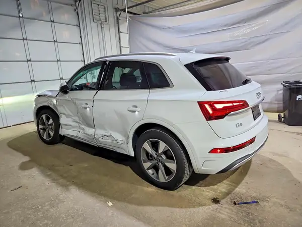 WA1ABAFYXR2015523 — 2024 Audi Q5, фото 2 с аукциона Copart, Боковая часть