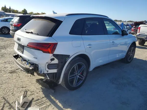 WA1F2AFY7R2104732 — 2024 Audi Q5, фото 3 с аукциона Copart, Передняя часть