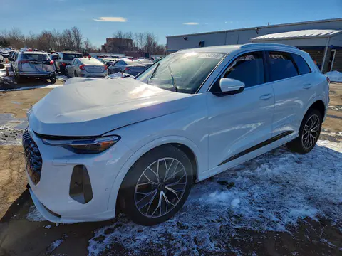 WA12AAGU3S2024878 — 2025 Audi Q5, Передняя часть (Front End), фото до ремонта