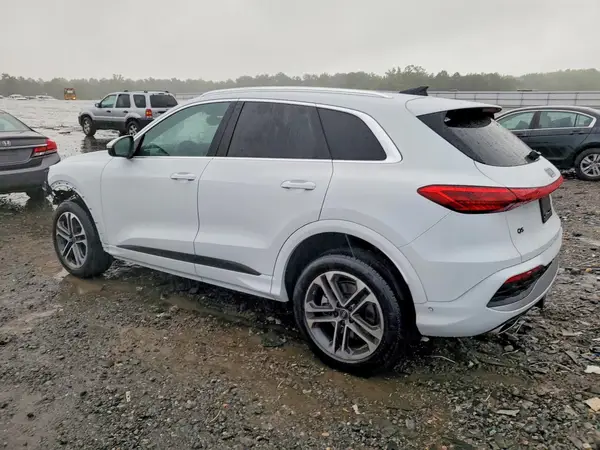 WA12AAGU0T2042627 — 2026 Audi Q5, фото 2 с аукциона Copart, Передняя часть