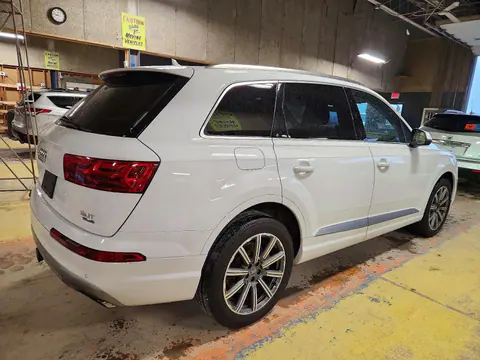 2018 AUDI Q7 VIN WA1VAAF75JD022223 фото 3