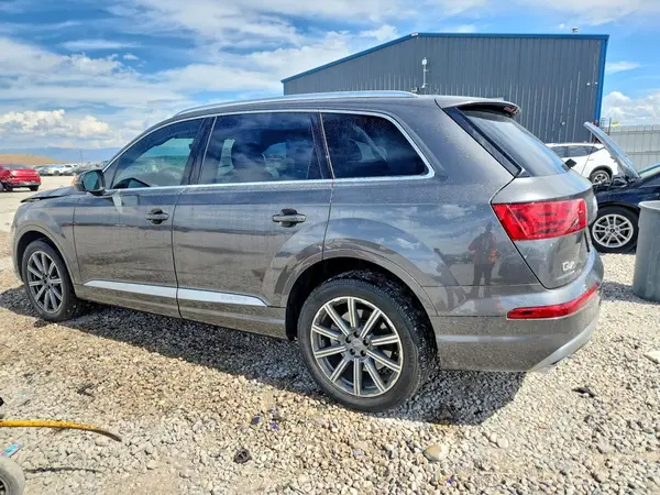 WA1VAAF79JD050252 — 2018 Audi Q7, фото 2 с аукциона Copart, Передняя часть
