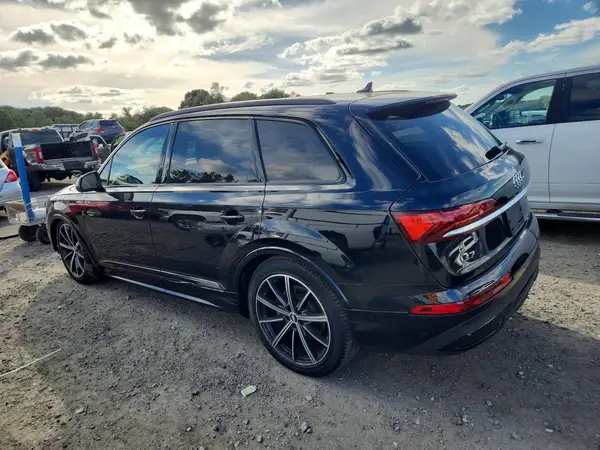 WA1VXAF74MD011636 — 2021 Audi Q7, фото 2 с аукциона Copart 07.10.2026, Повреждения снизу