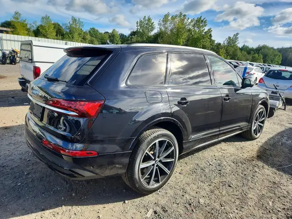 WA1VXAF74MD011636 — 2021 Audi Q7, фото 3 с аукциона Copart 07.10.2026, Повреждения снизу