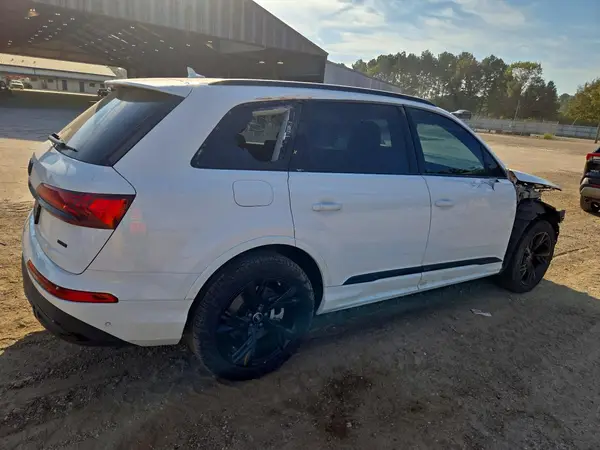 WA1LXBF72PD010566 — 2023 Audi Q7, фото 3 с аукциона Copart, Передняя часть