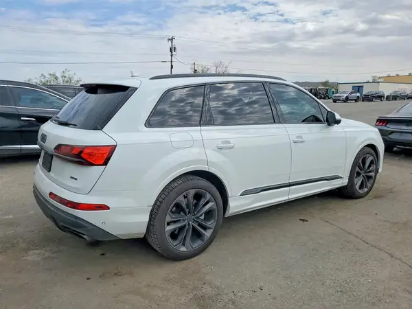 WA1VVBF78TD002299 — 2026 Audi Q7, фото 3 с аукциона Copart, Мелкие вмятины и царапины