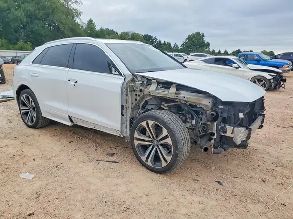 WA1CVAF12KD034581 — 2019 Audi Q8, фото 4 с аукциона Copart, Передняя часть