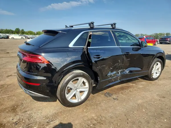WA1AVAF15KD012369 — 2019 Audi Q8, фото 3 с аукциона Copart, Боковая часть